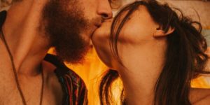 Ερωτικές ιστορίες: «Ο άνδρας μου προτιμά το πορνό»